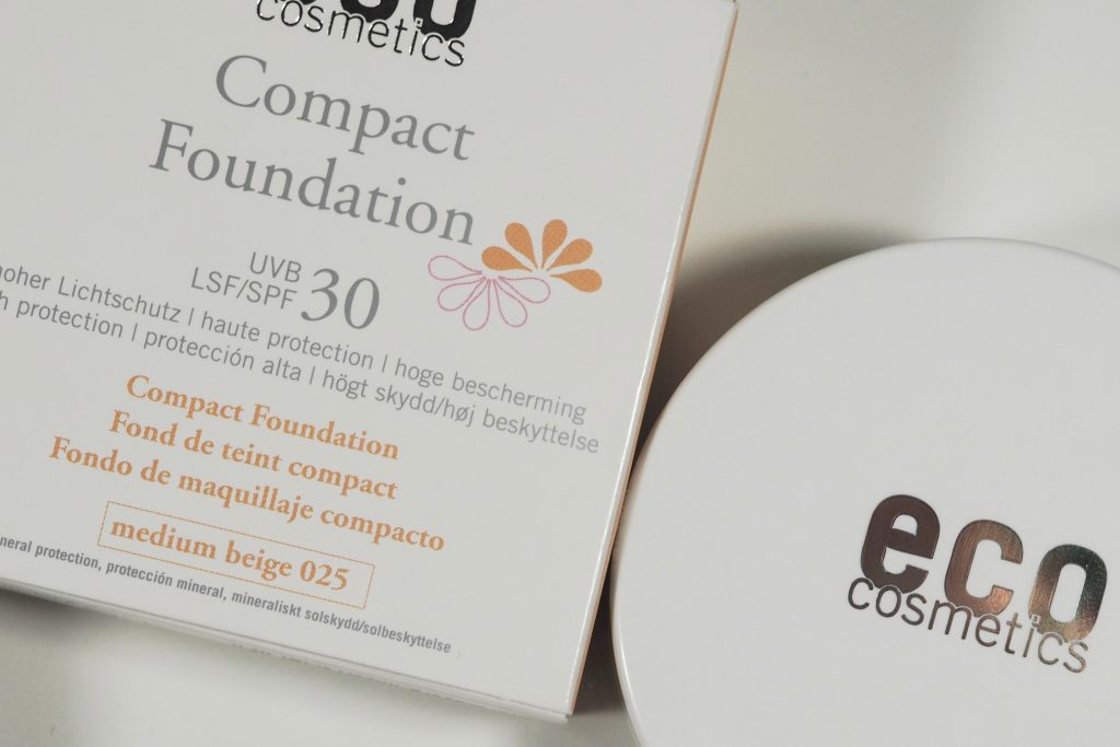 Eco Cosmetics Compact Foundation mit SPF 30